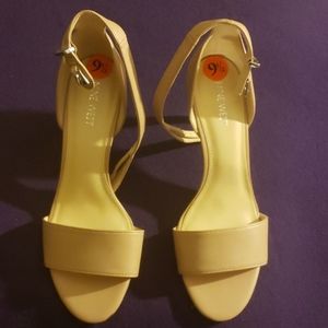 Nine West Pink/Nude Sandals